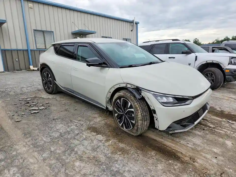 KNDC3DLC3N5043064 2022 KIA ALL OTHER-3