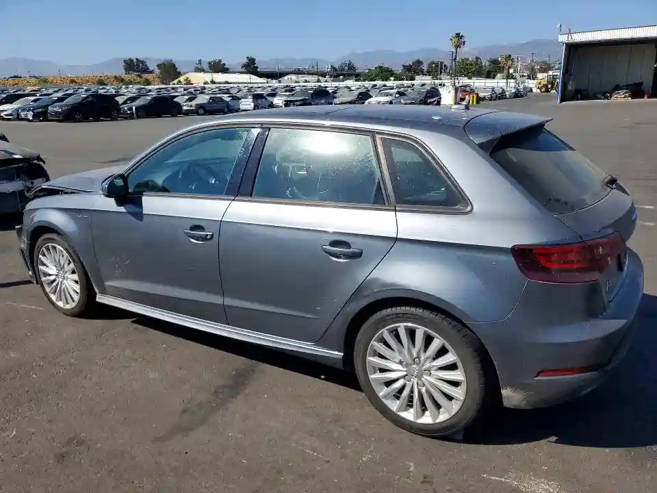 WAUUPBFF0GA132827 2016 AUDI A3-1