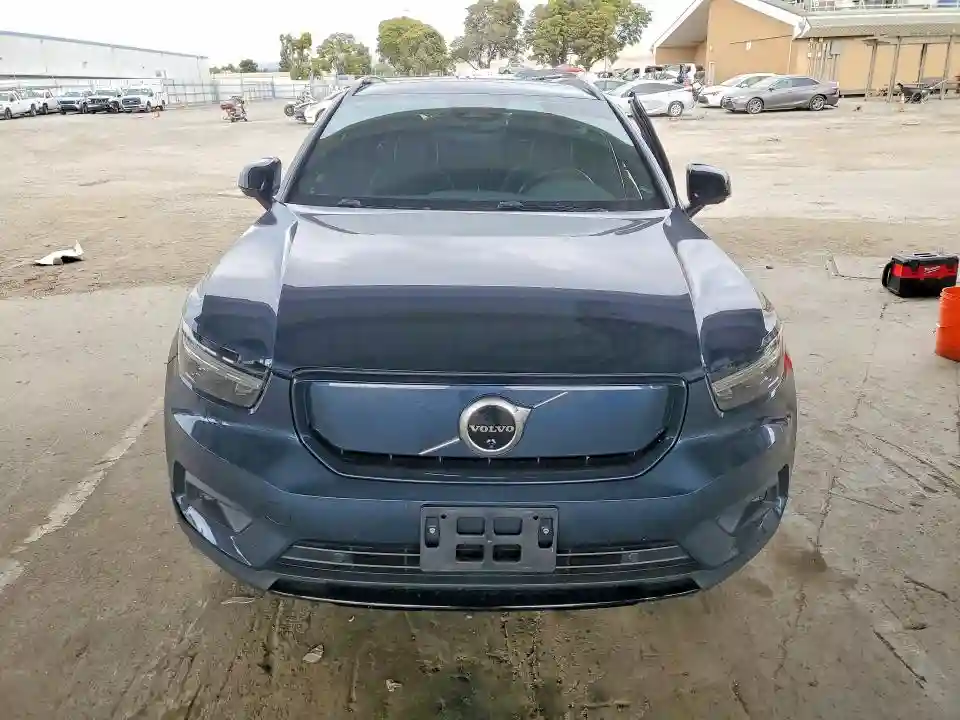 YV4ED3UB3N2692528 2022 VOLVO XC40-4