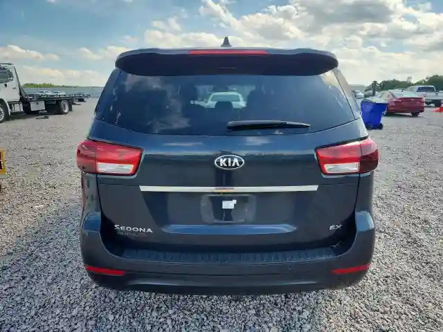 KNDMC5C17H6263492 2017 KIA SEDONA-5