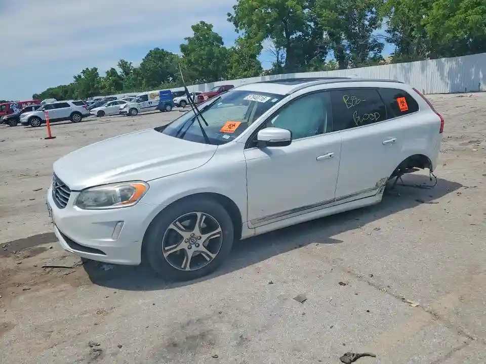 YV4902RK6F2720386 2015 VOLVO XC60-0