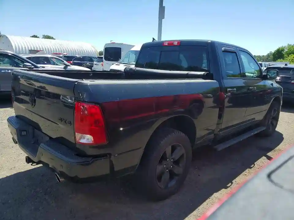 1C6RR7GT5JS138975 2018 RAM 1500-2