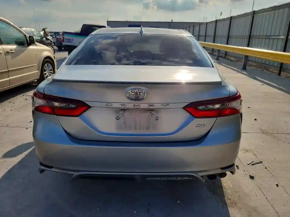 4T1G11AK5MU452988 2021 TOYOTA CAMRY-5