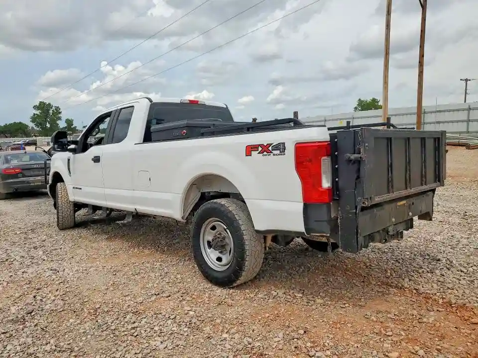 1FT8X3BT5JEC12484 2018 FORD F350-1