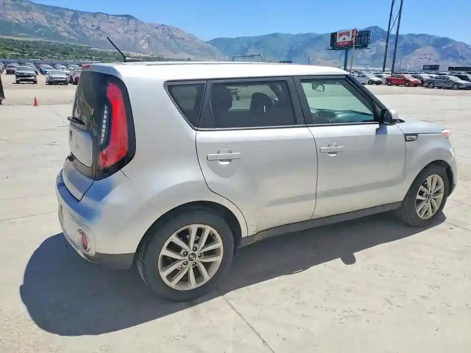 KNDJP3A56J7536746 2018 KIA SOUL-2