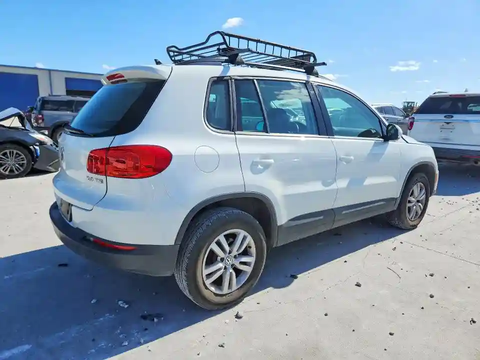WVGAV7AX0HK038480 2017 VOLKSWAGEN TIGUAN-2