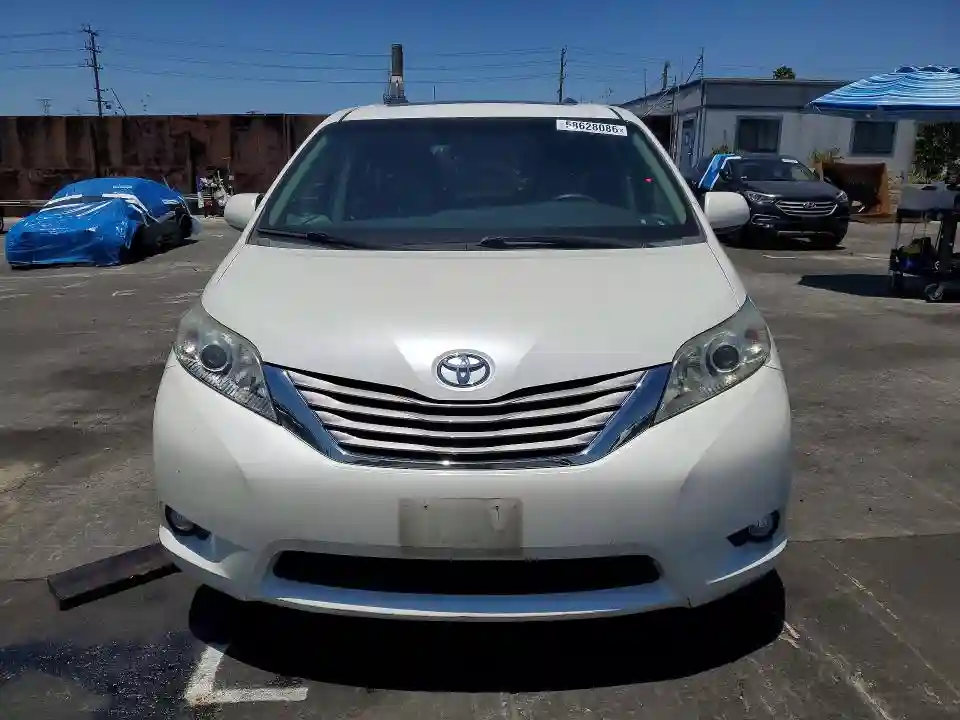 5TDYK3DC9FS541444 2015 TOYOTA SIENNA-4