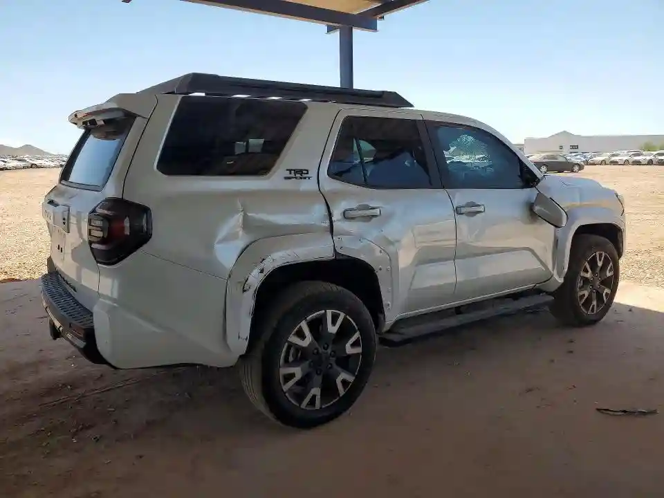 JTEVA5BR5S5049658 2025 TOYOTA 4RUNNER-2