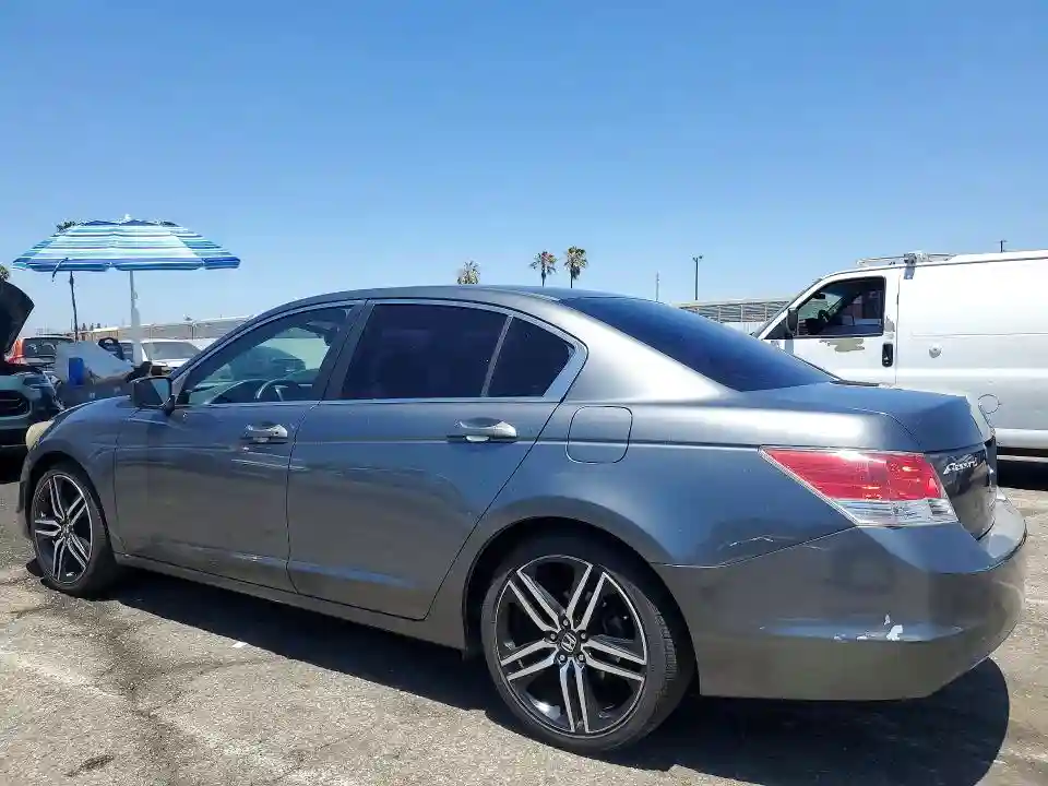 1HGCP2E38AA132489 2010 HONDA ACCORD-1