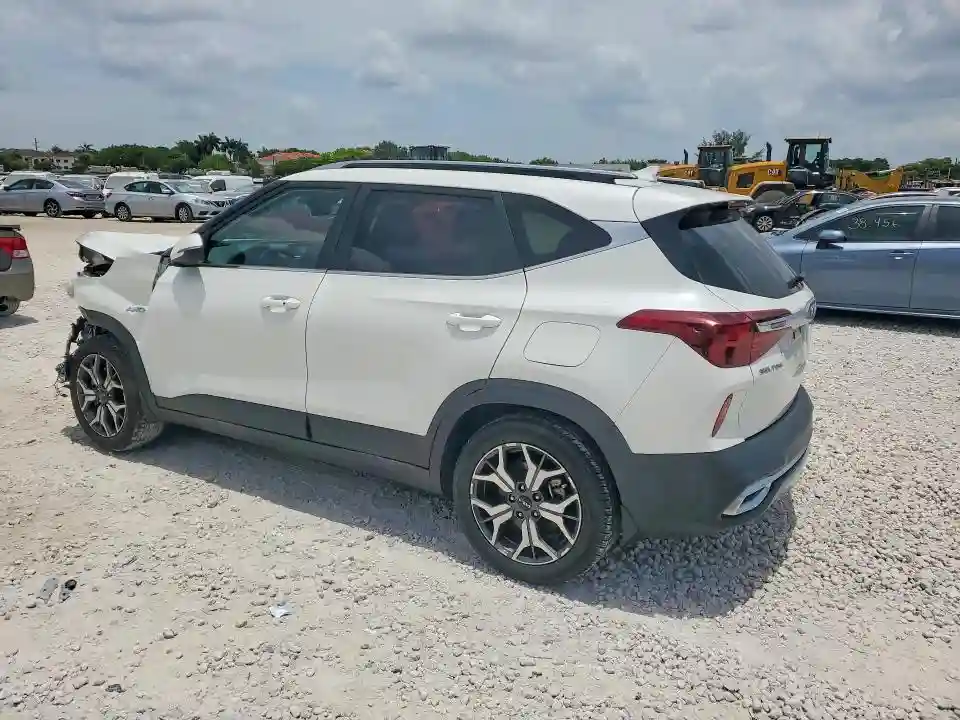 KNDERCAAXP7409905 2023 KIA SELTOS-1