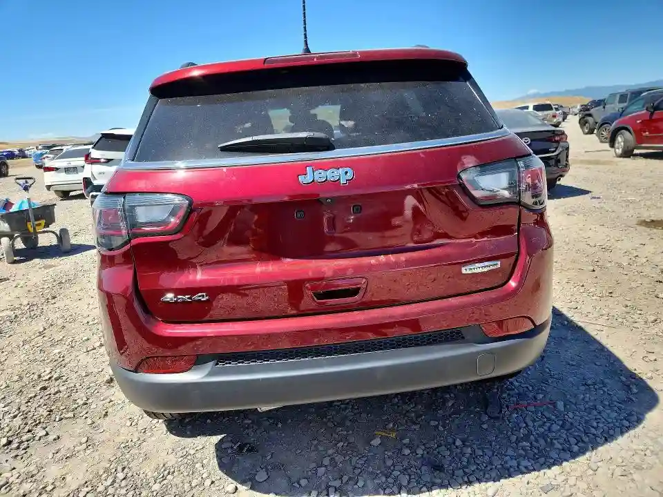 3C4NJDFB8NT165968 2022 JEEP COMPASS-5