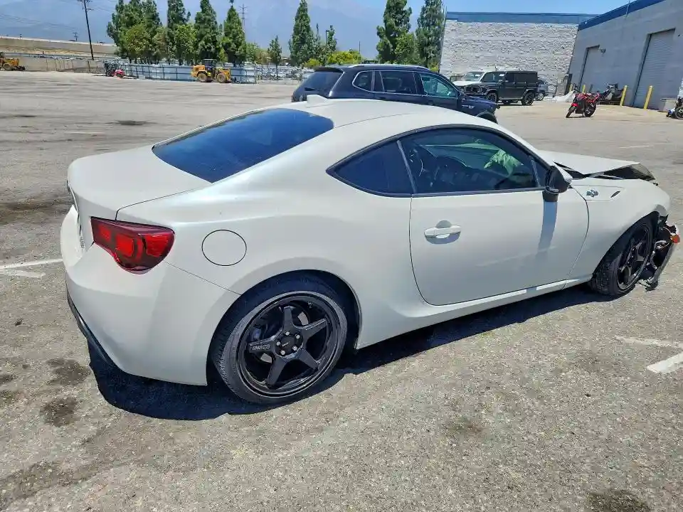 JF1ZNAA14F8701162 2015 SCION FRS-2