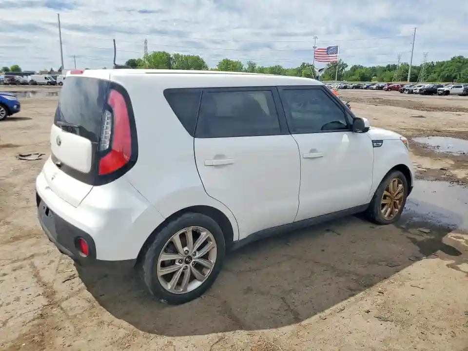 KNDJP3A51J7901429 2018 KIA SOUL-2