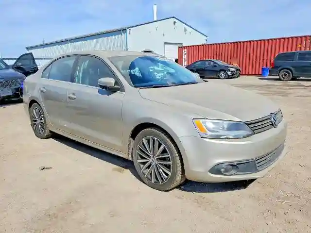 3VWLL7AJ2EM259112 2014 VOLKSWAGEN JETTA-3