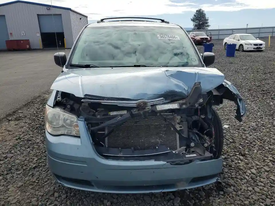 2A4RR4DEXAR153660 2010 CHRYSLER MINIVAN-4