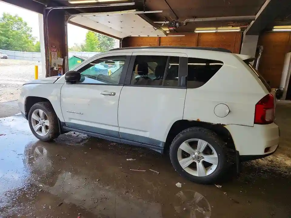 1J4NF1FB7BD180229 2011 JEEP COMPASS-1