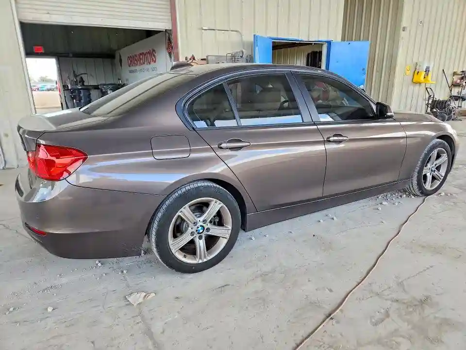 WBA3B3C56EJ980820 2014 BMW 3 SERIES-2