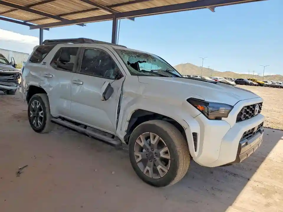 JTEVA5BR5S5049658 2025 TOYOTA 4RUNNER-3