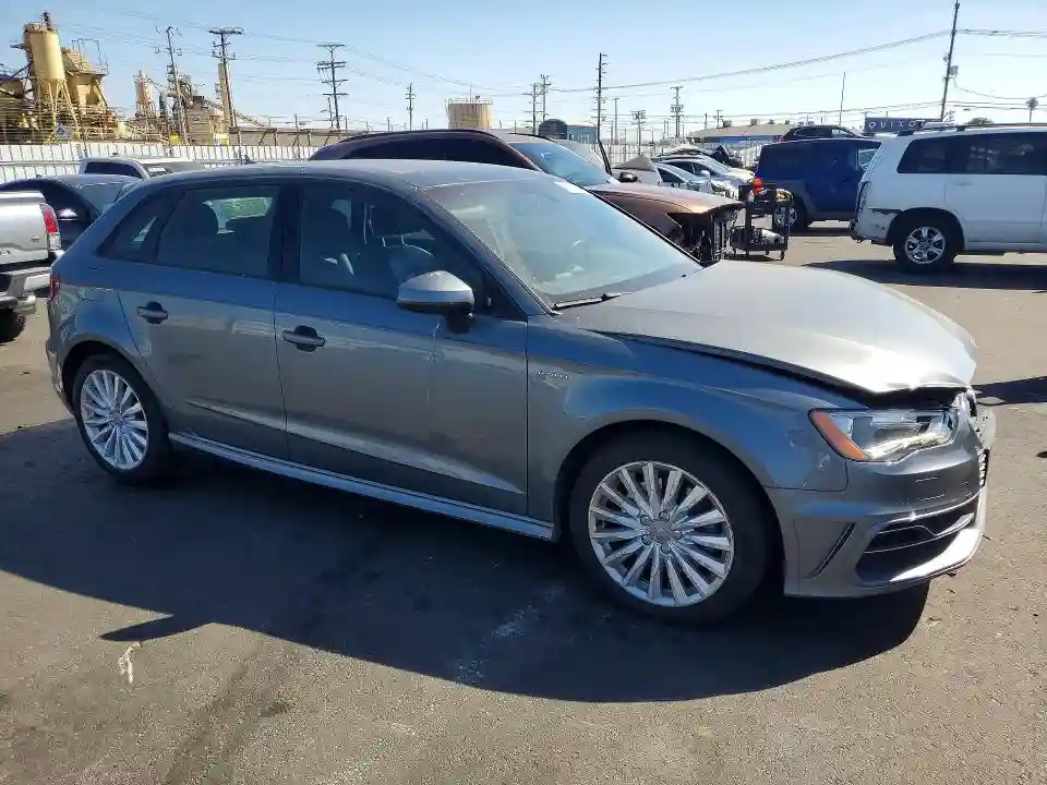 WAUUPBFF0GA132827 2016 AUDI A3-3