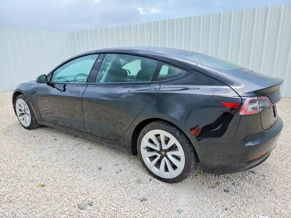 5YJ3E1EA3NF369305 2022 TESLA MODEL 3-1