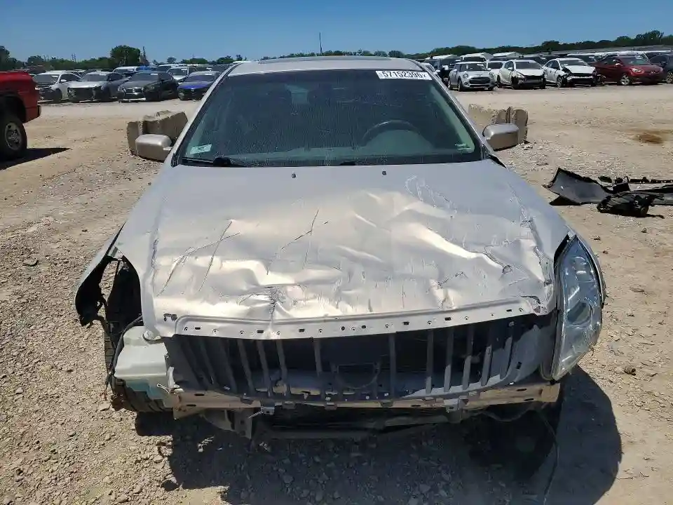 3MEHM0HA2AR642675 2010 MERCURY MILAN FWD-4