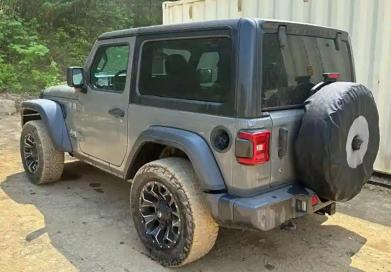1C4GJXAN7JW221947 2018 JEEP WRANGLER-2