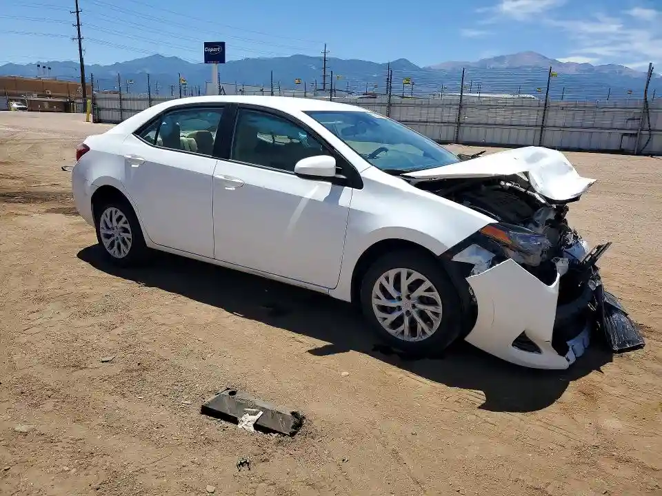 5YFBURHE2JP848700 2018 TOYOTA COROLLA-3