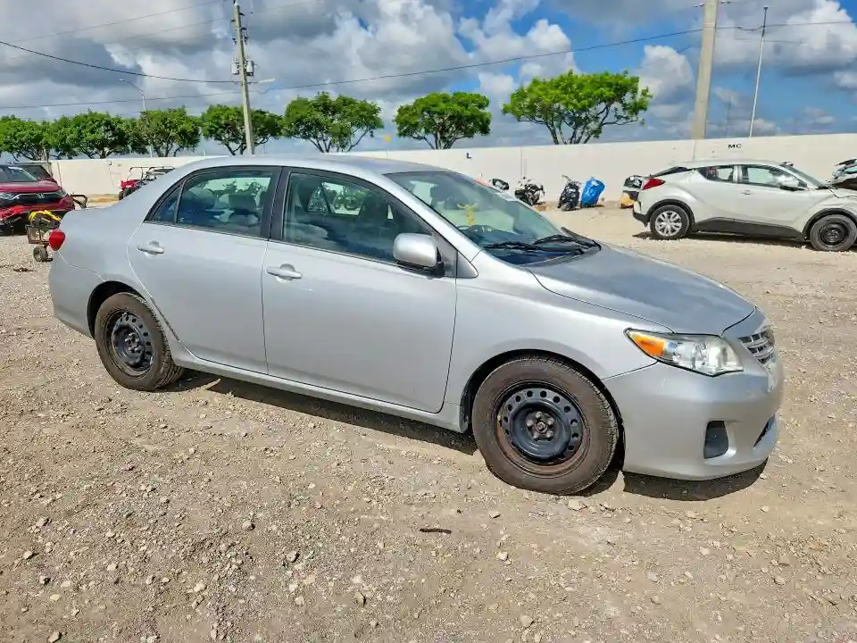 5YFBU4EE1DP176110 2013 TOYOTA COROLLA-3