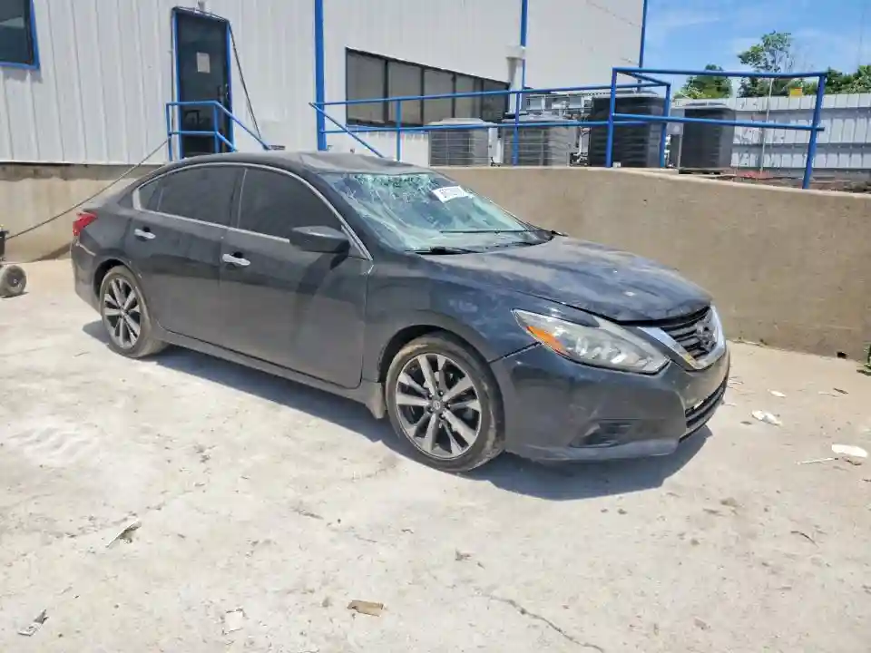 1N4AL3AP8HC168770 2017 NISSAN ALTIMA SED-3