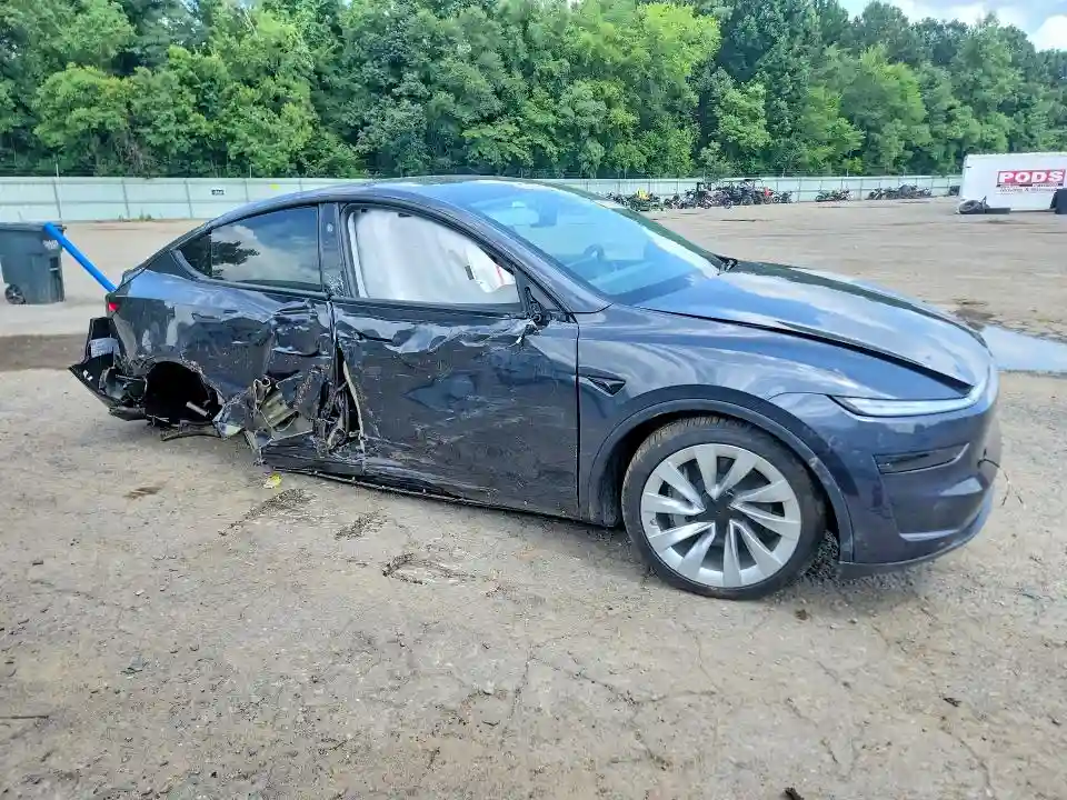 7SAYGDEDXTA609183 2026 TESLA MODEL Y-3