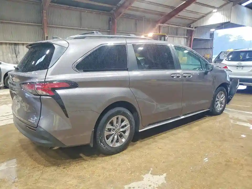 5TDYRKEC6NS130277 2022 TOYOTA SIENNA-2