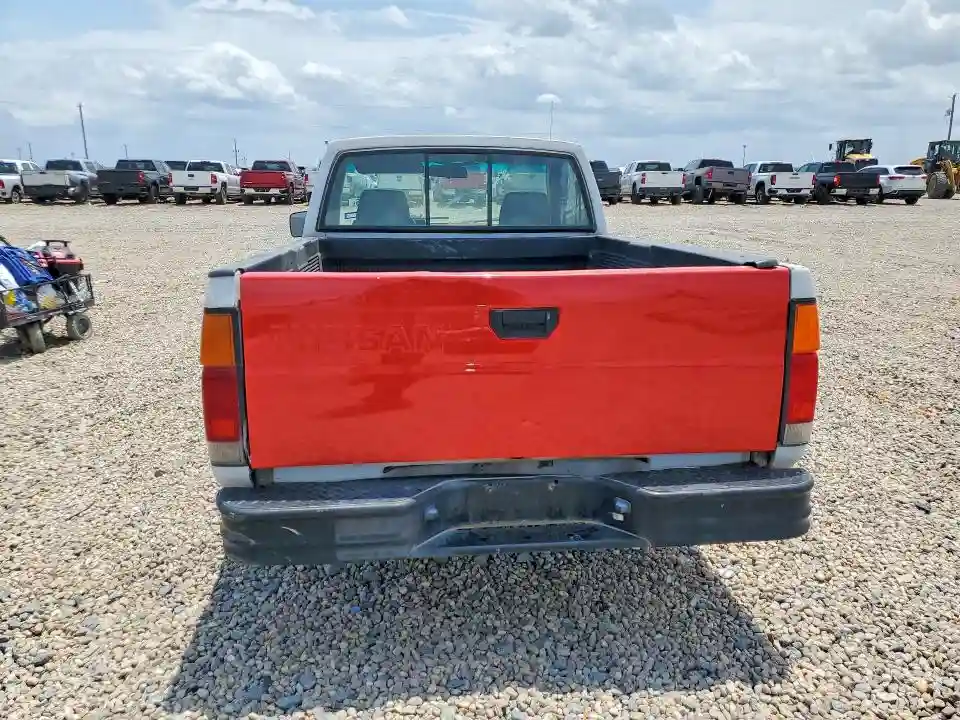1N6ND11S8JC328103 1988 NISSAN D21-5