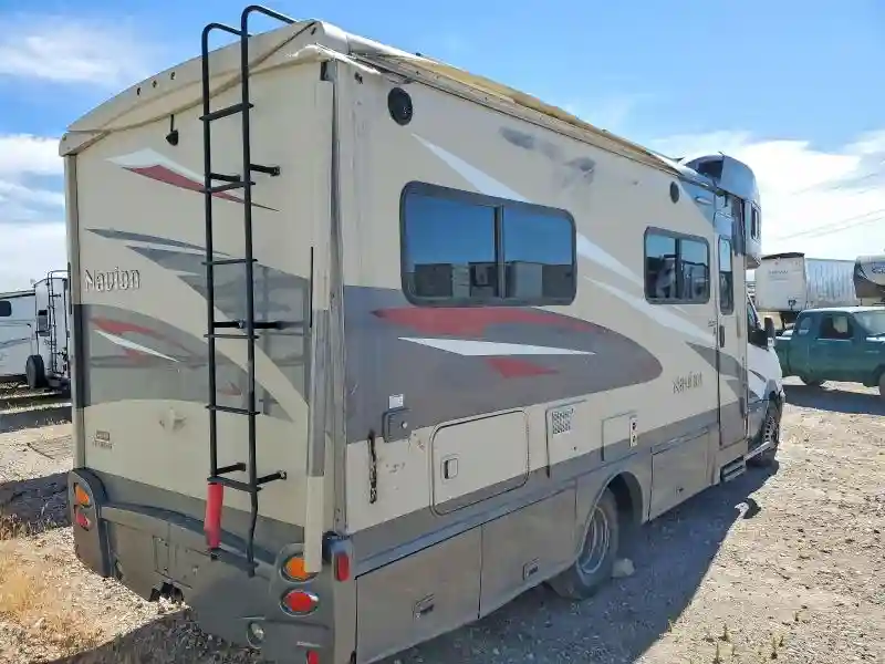 WDAPF4CC5H9729129 2017 WINNIBAGO RECREATION-3