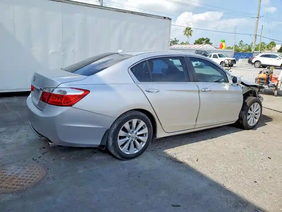 1HGCR2F84FA140181 2015 HONDA ACCORD-2