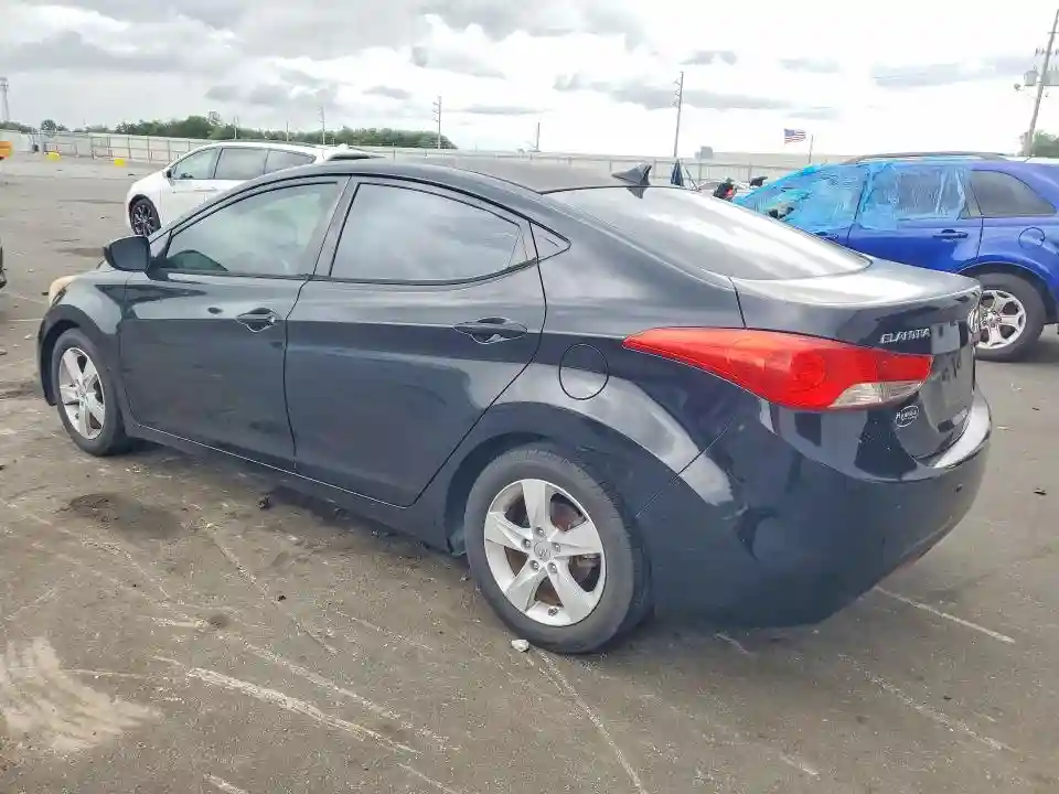 5NPDH4AE4DH337744 2013 HYUNDAI ELANTRA-1