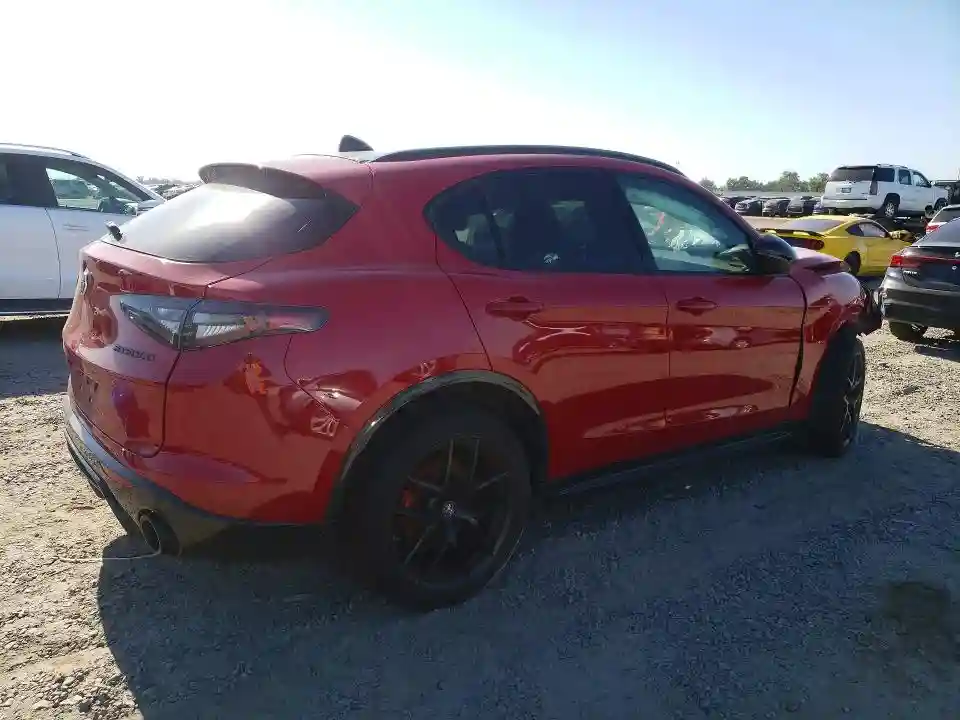 ZASPAKBN5M7D18815 2021 ALFA ROMEO STELVIO-2