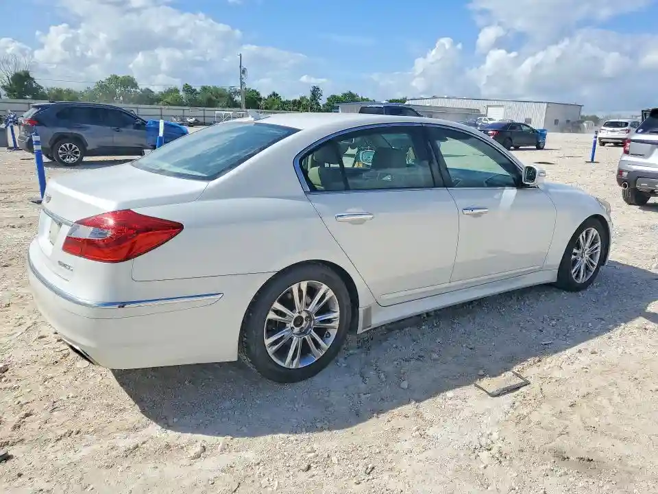 KMHGC4DD3DU229342 2013 HYUNDAI GENESIS-2