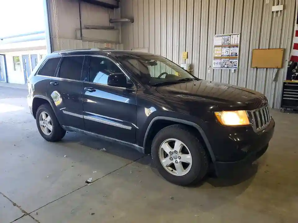 1J4RS4GGXBC577867 2011 JEEP GRAND CHEROKEE-3