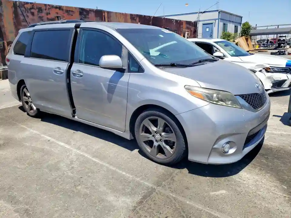 5TDXZ3DC5HS840598 2017 TOYOTA SIENNA-3