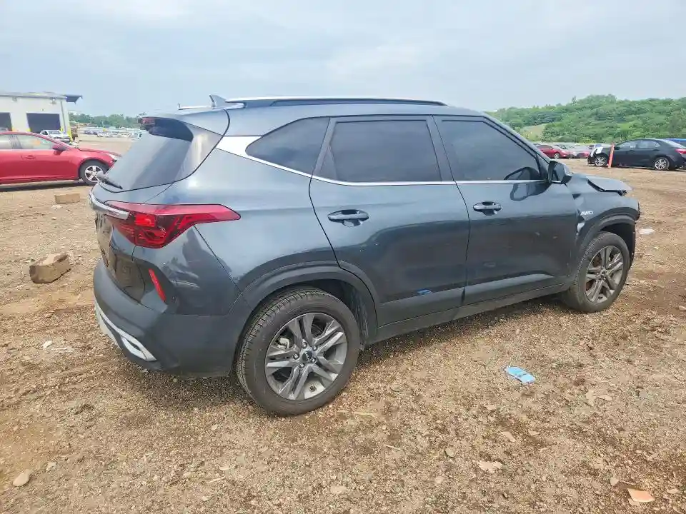 KNDEUCAAXP7459444 2023 KIA SELTOS-2