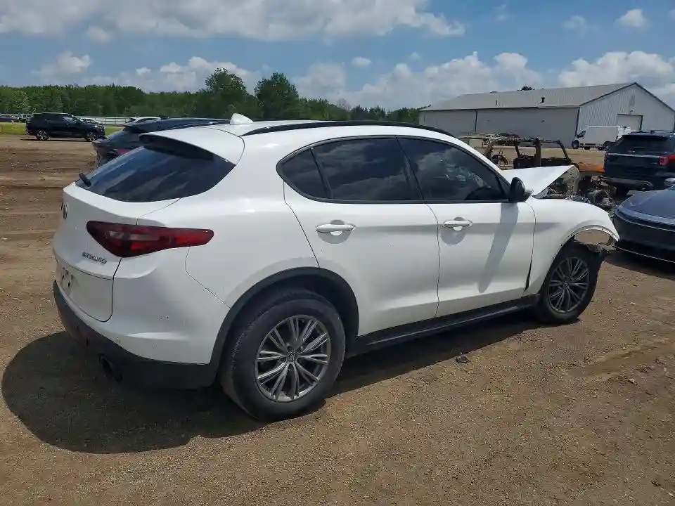 ZASPAKAN6N7D27526 2022 ALFA ROMEO STELVIO-2