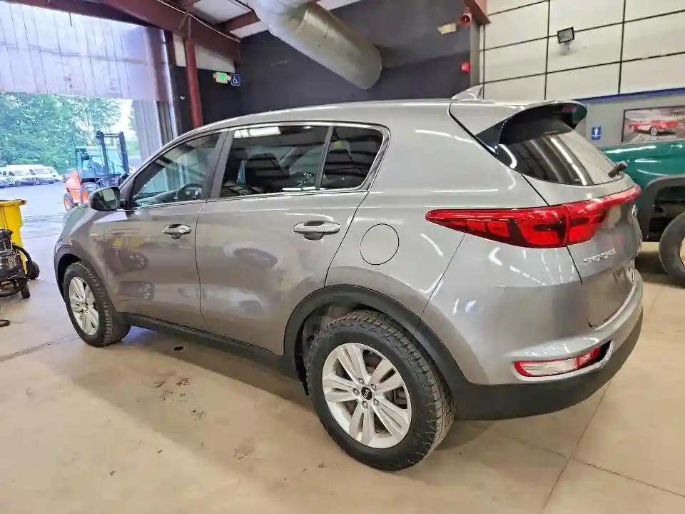 KNDPMCAC1J7359511 2018 KIA SPORTAGE-1