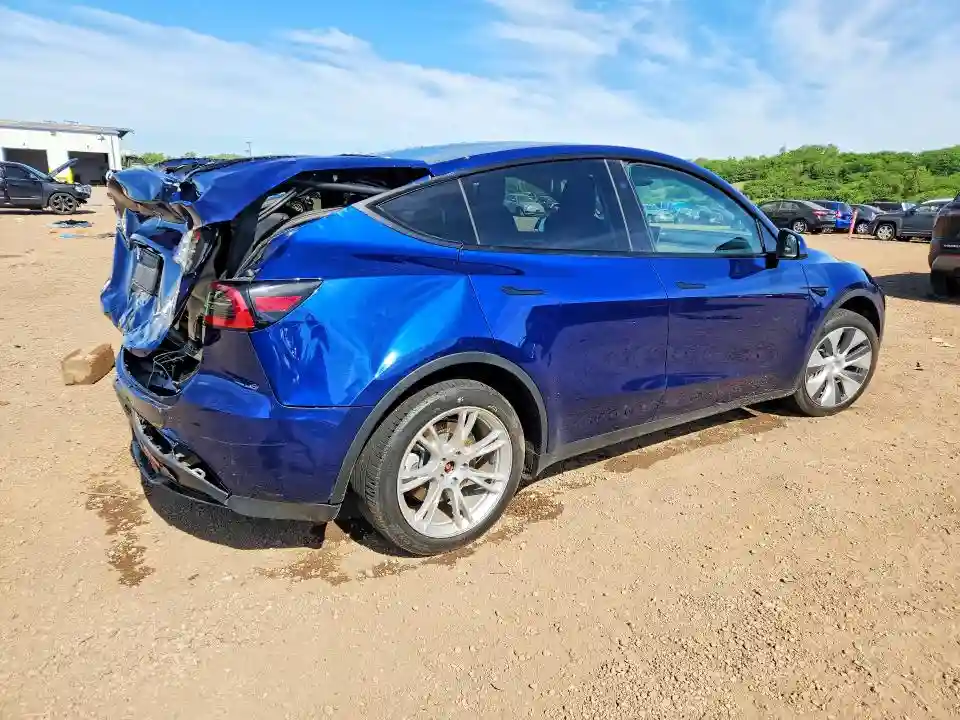 7SAYGDEE0PA205372 2023 TESLA MODEL Y-2