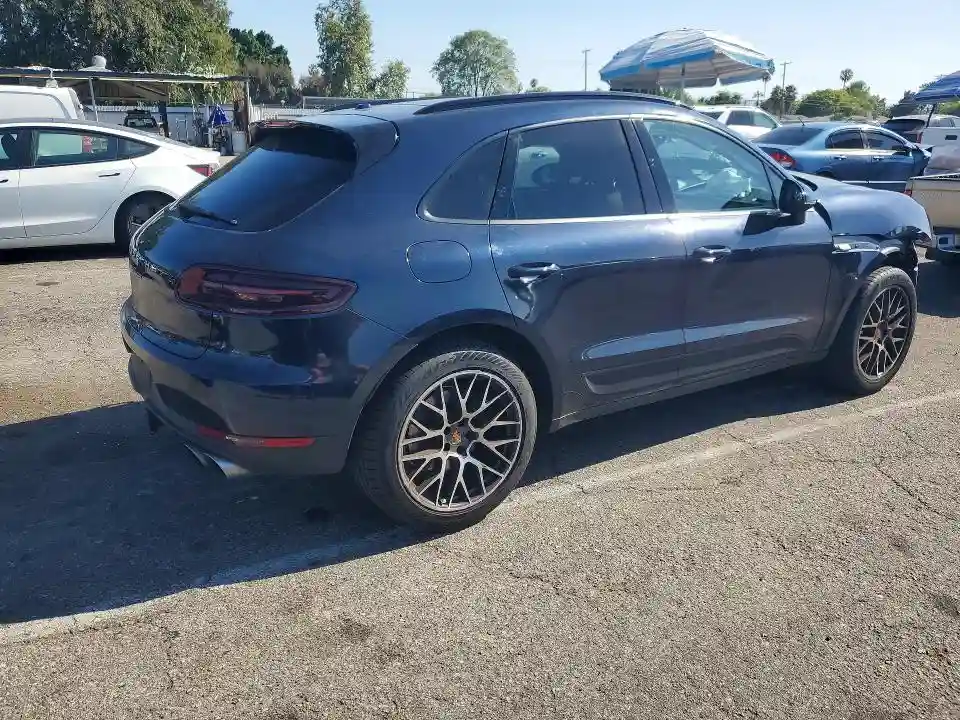 WP1AA2A52JLB14460 2018 PORSCHE MACAN-2