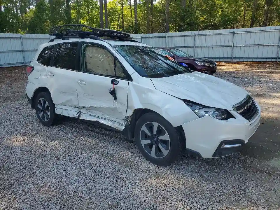 JF2SJAEC7JH589406 2018 SUBARU FORESTER-3