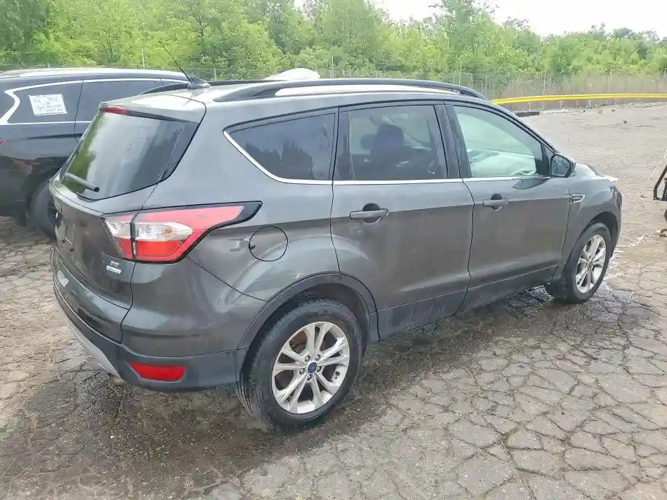 1FMCU0GD3JUC35380 2018 FORD ESCAPE-2