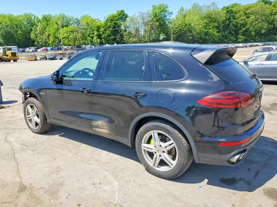 WP1AE2A2XGLA16523 2016 PORSCHE CAYENNE-1