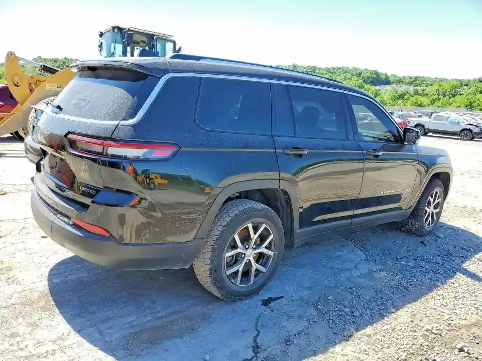 1C4RJKBG1P8858180 2023 JEEP CHEROKEE-2