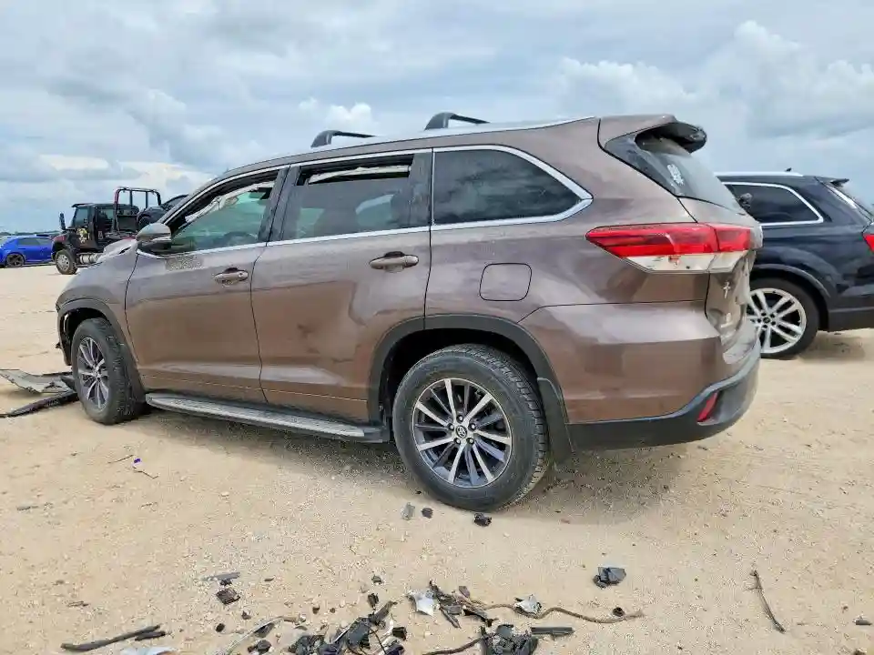 5TDKZRFH7HS226982 2017 TOYOTA HIGHLANDER-1