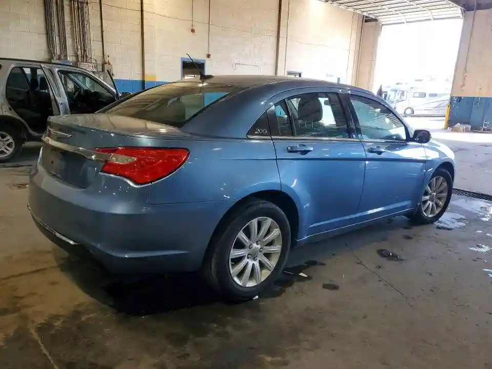 1C3BC1FB6BN625527 2011 CHRYSLER 200-2